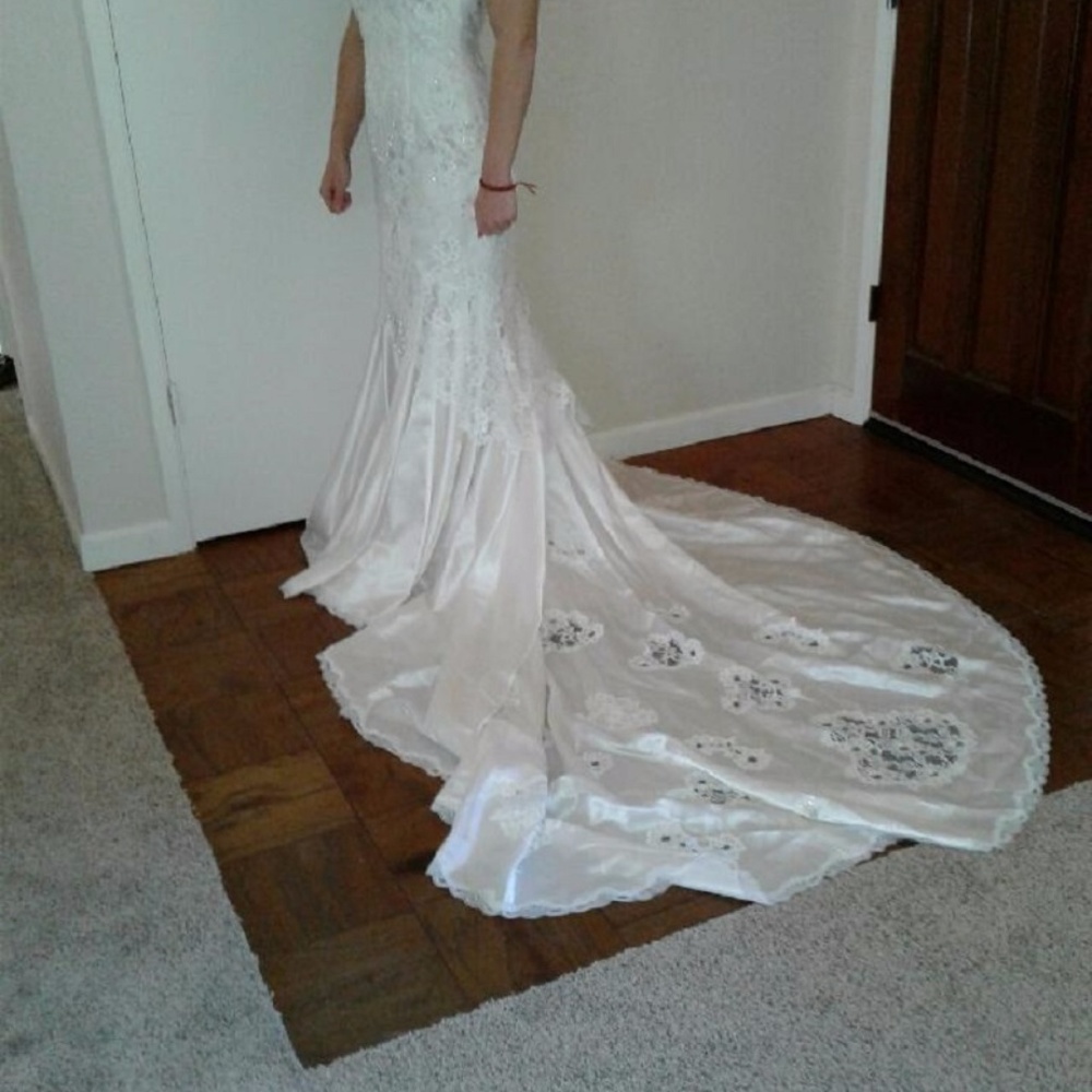 Wedding gown. DRASTIC REDUCTION!! or best offer!!